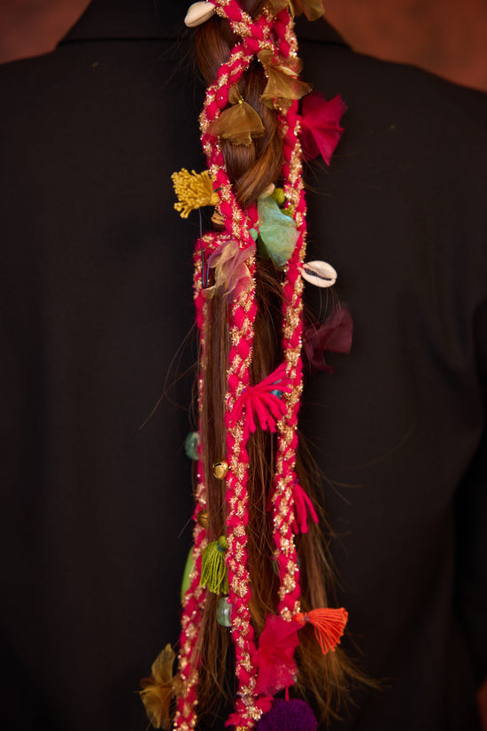 Noori Parandi – Cotton Threads, Mirrors & Beads