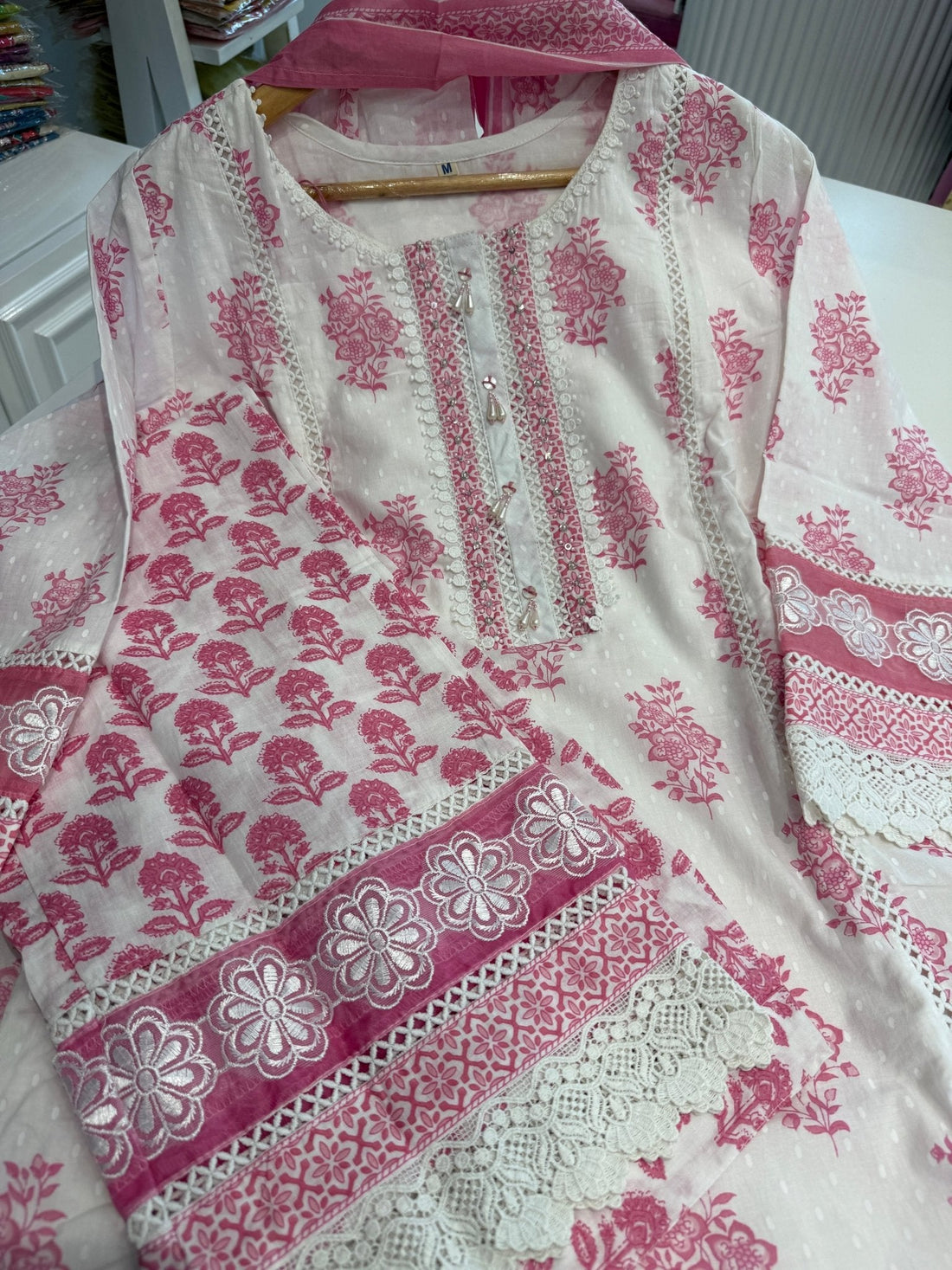 Lightweight dupatta set