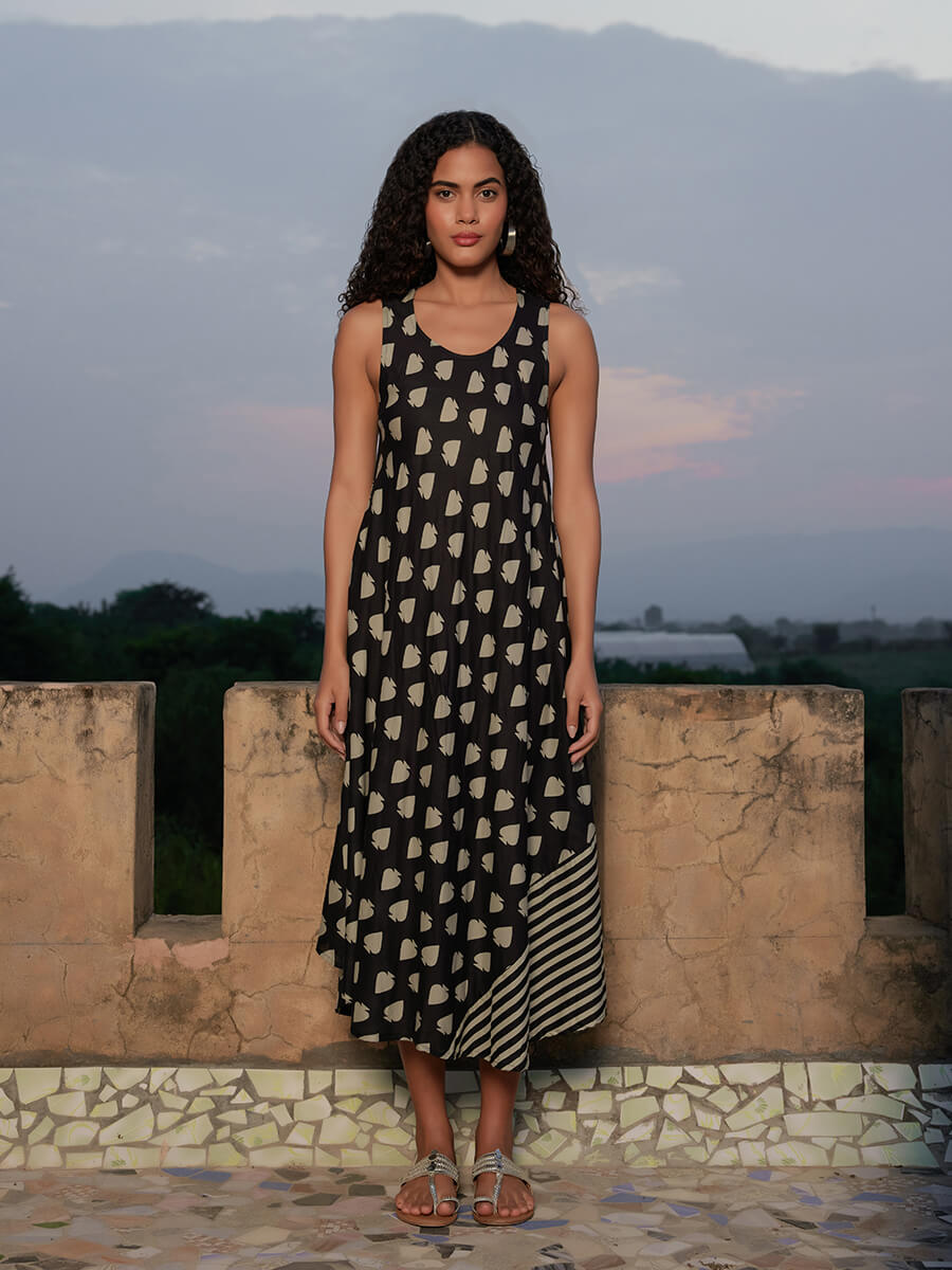 Morocco Sleeveless Black White Dress