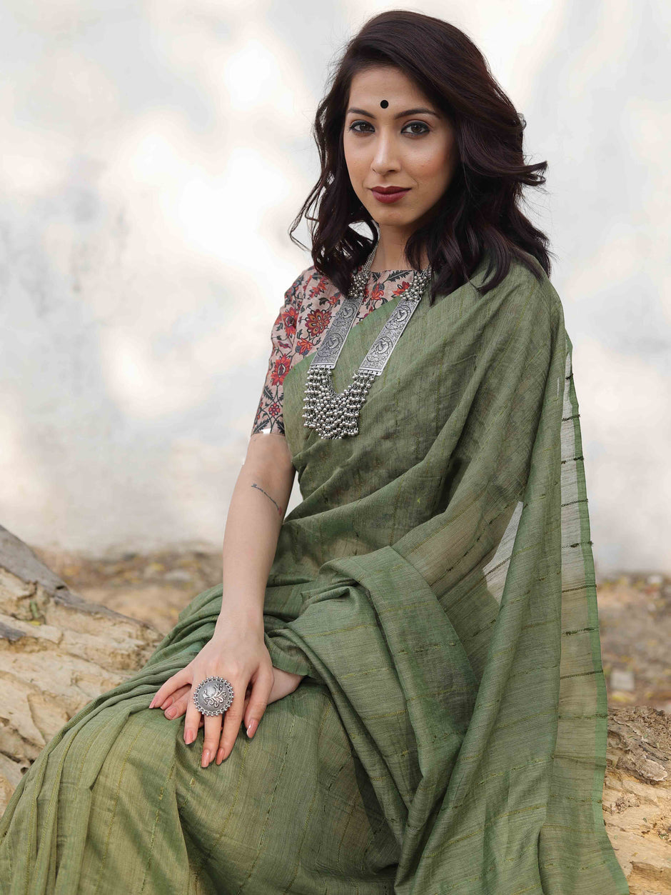 Lightweight saree for daily wear
