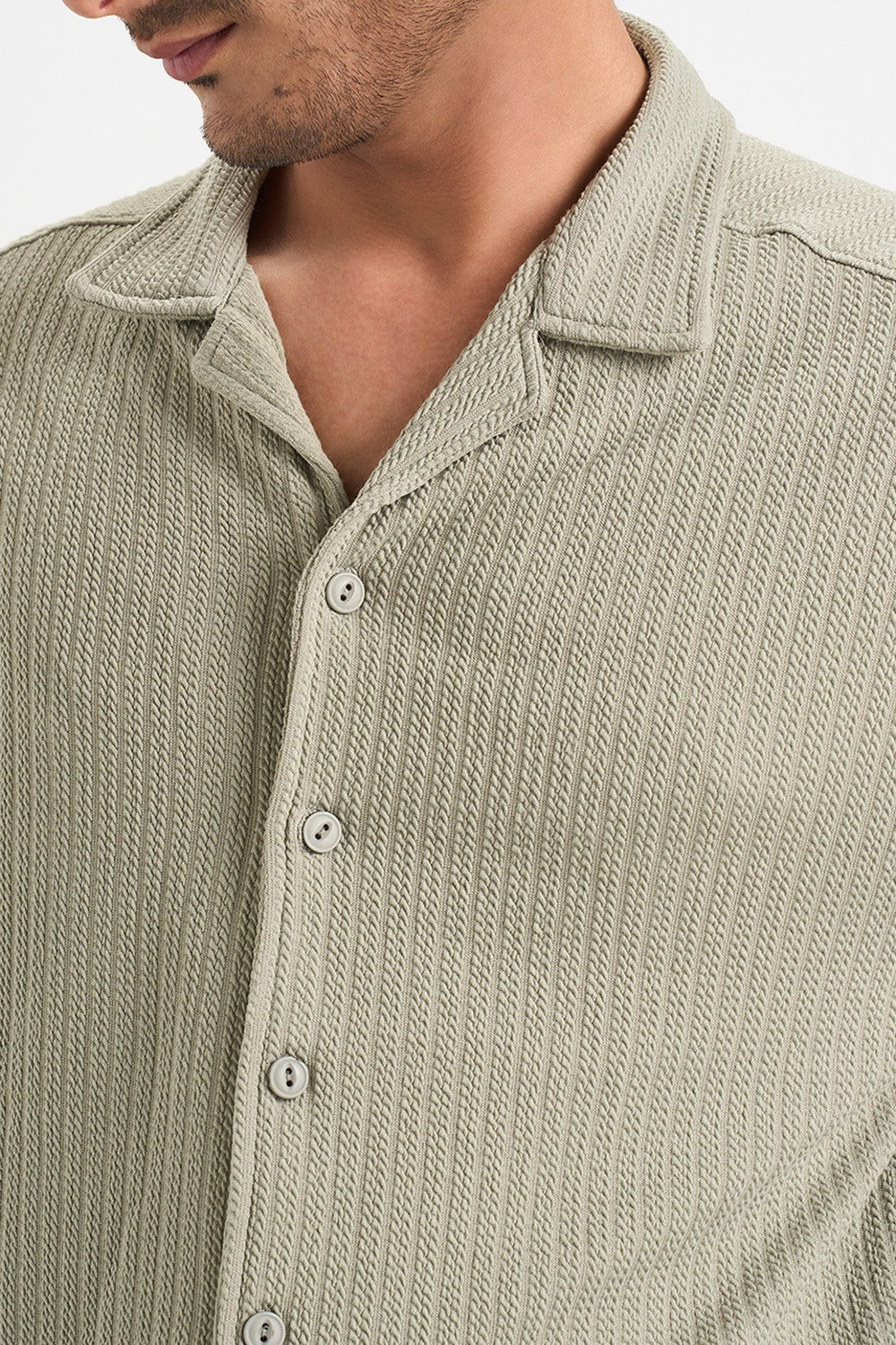 Loose fit men’s short sleeve shirt