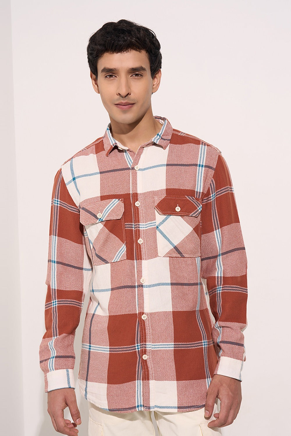 Men’s full-sleeve hooded shirt