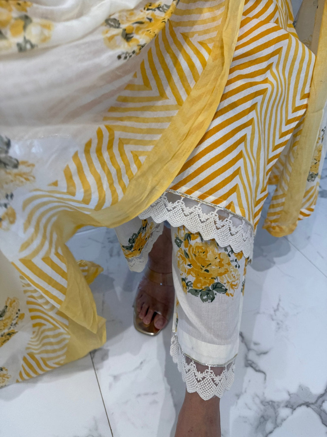 Leheriya kurta and pants