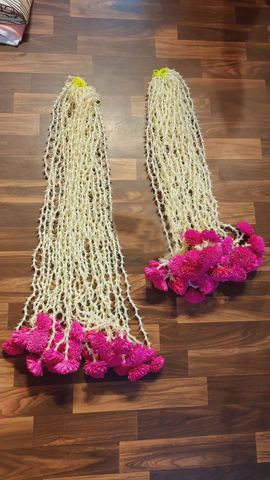 Pink Sola Lilly Strings Set of 3 Decorative Hangings