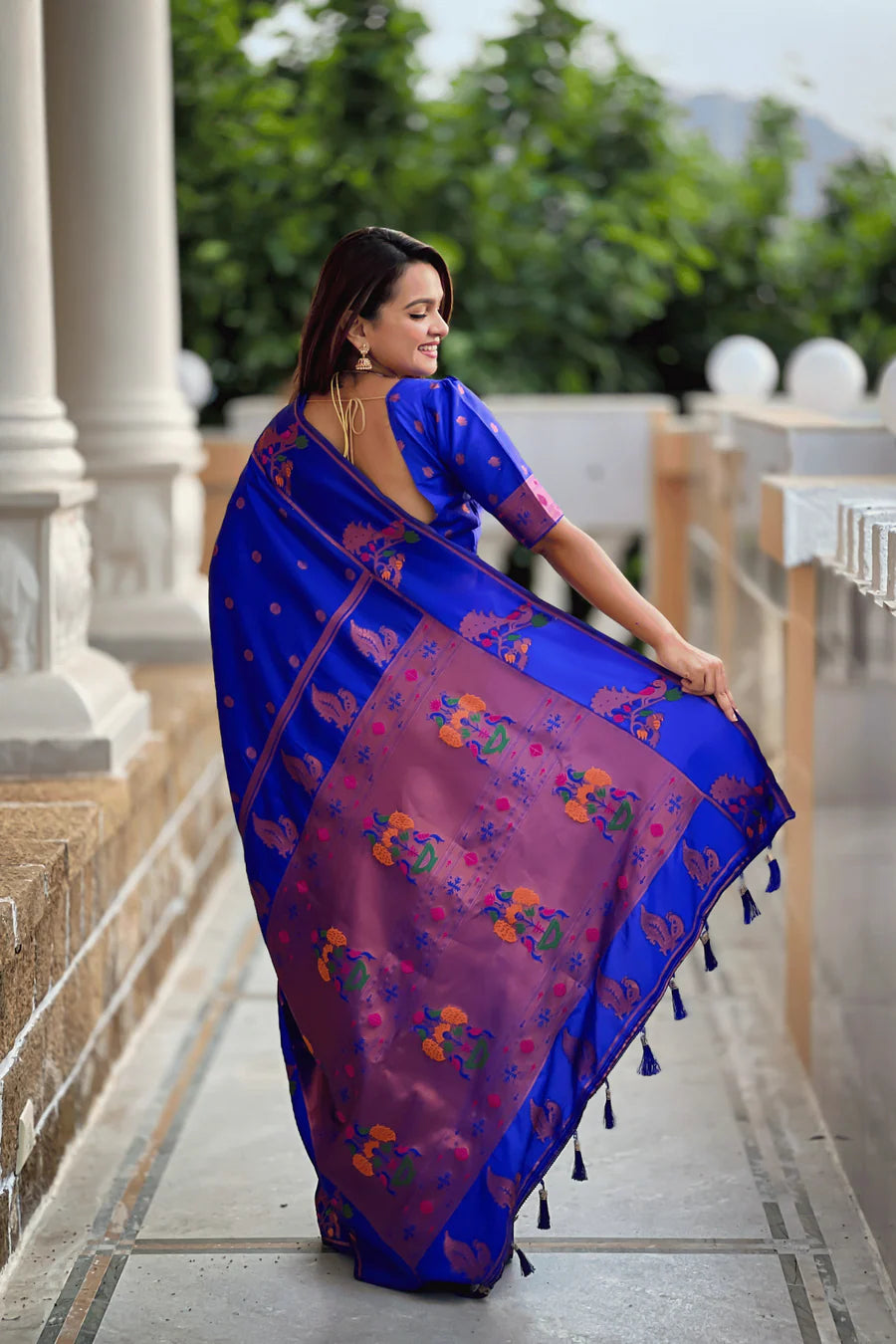 gold zari paithani saree