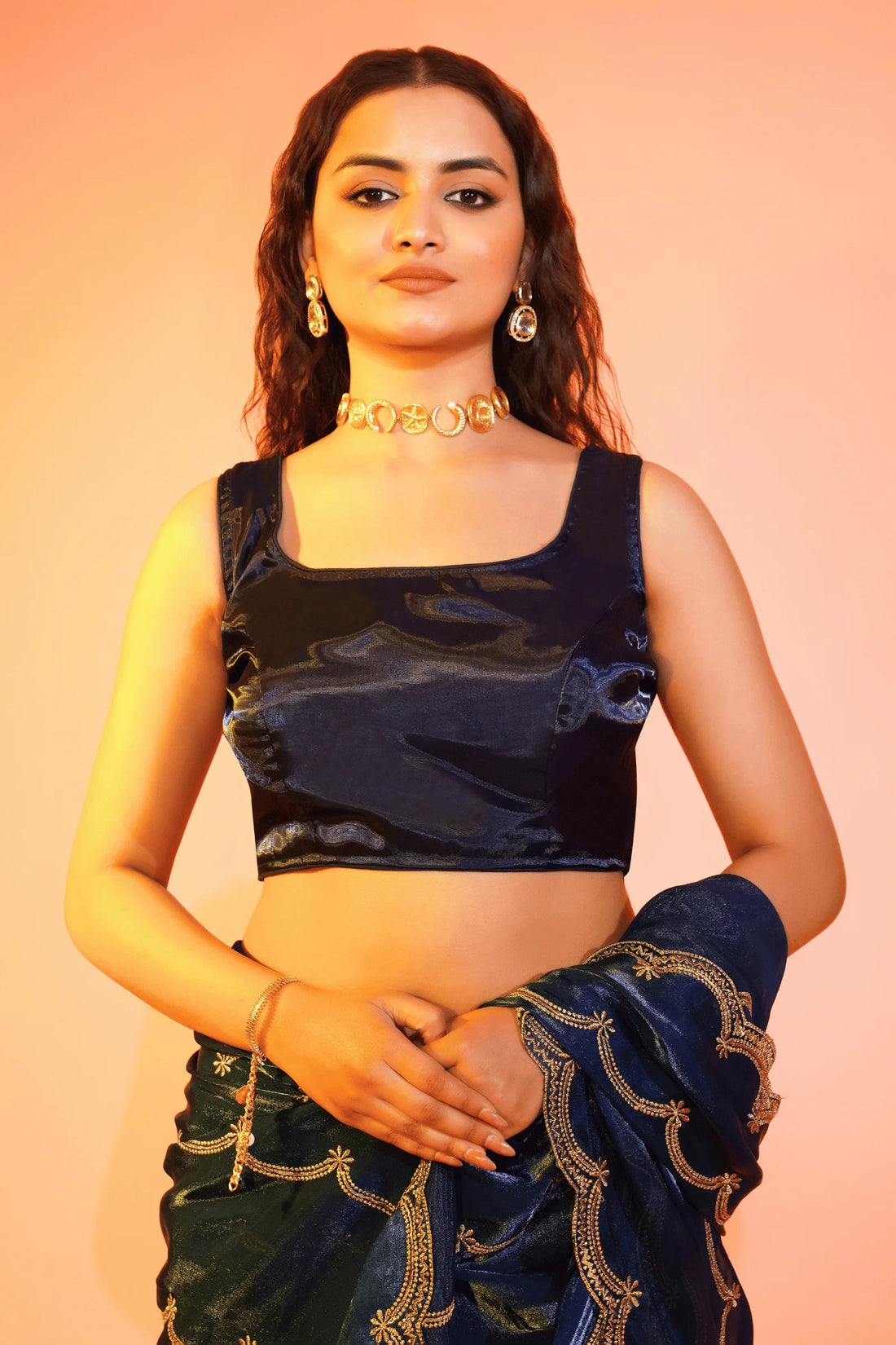 sleeveless blouse and saree