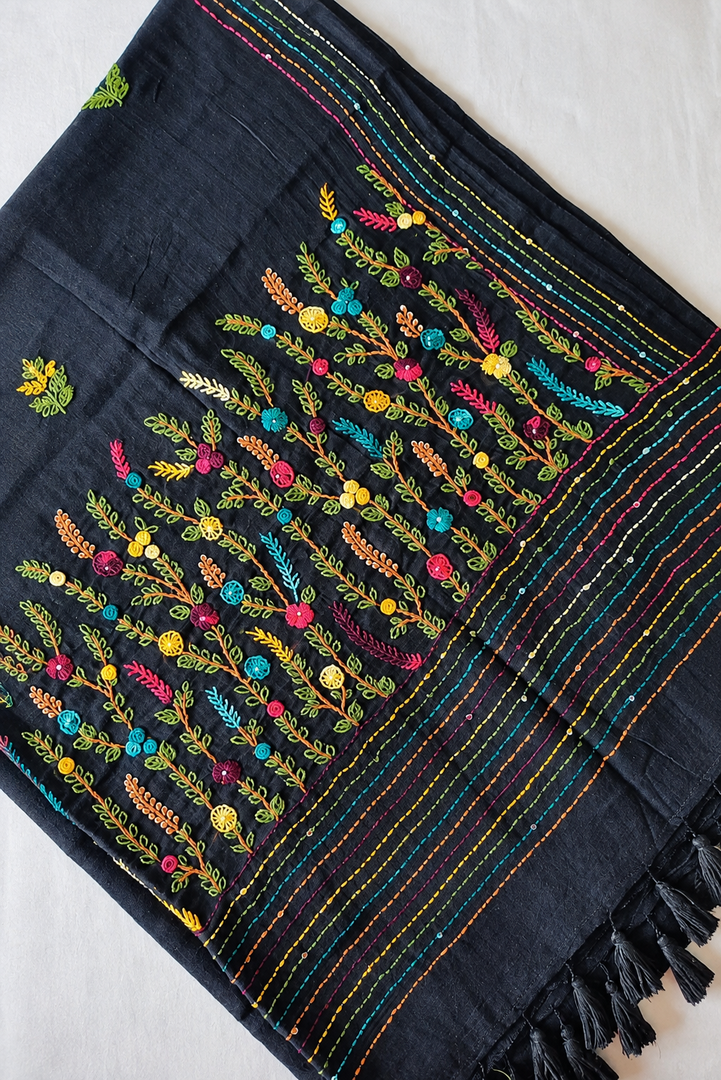 Cream Pure Mul Cotton Kantha Embroidered Saree