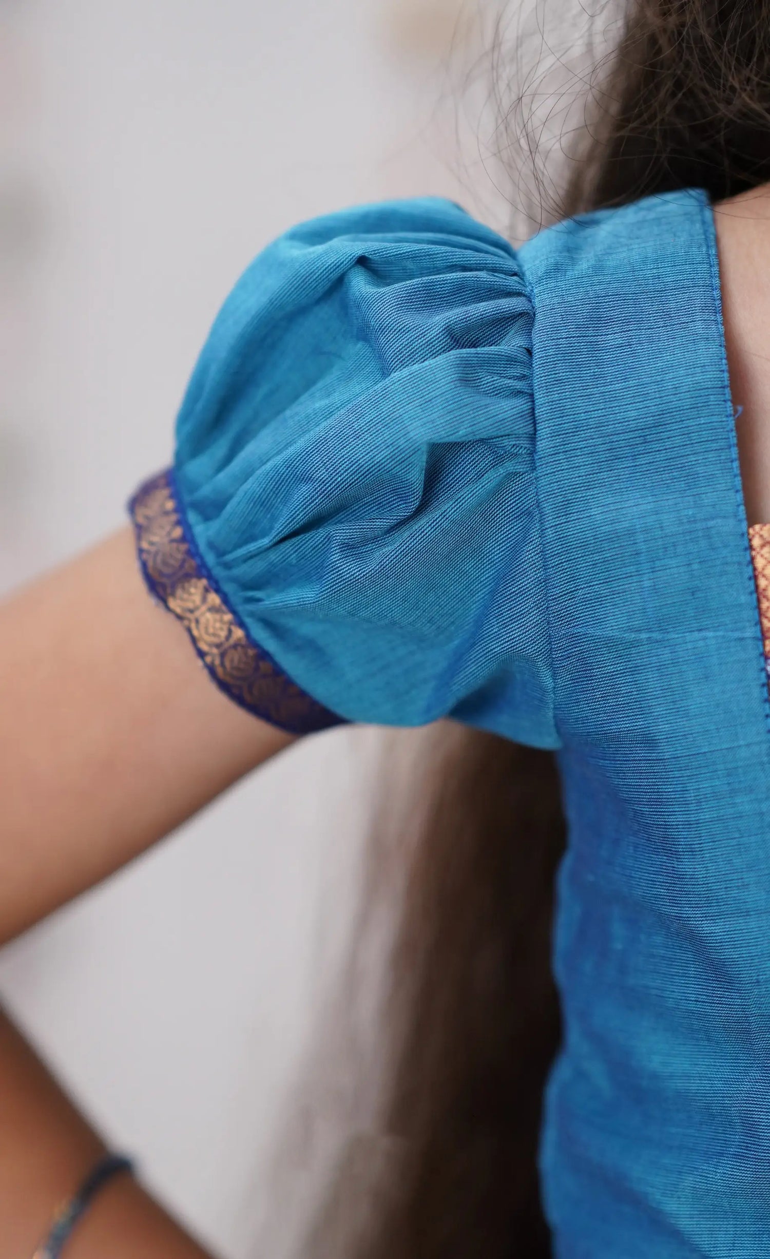 girls ethnic outfit
