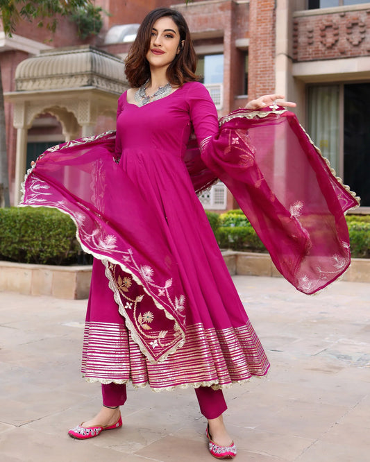 Sparkling Megenta Gotapatti Suit Set