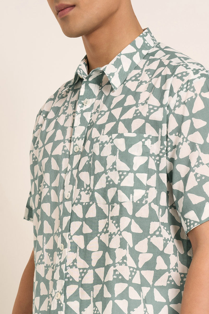 Teal short sleeve shirt