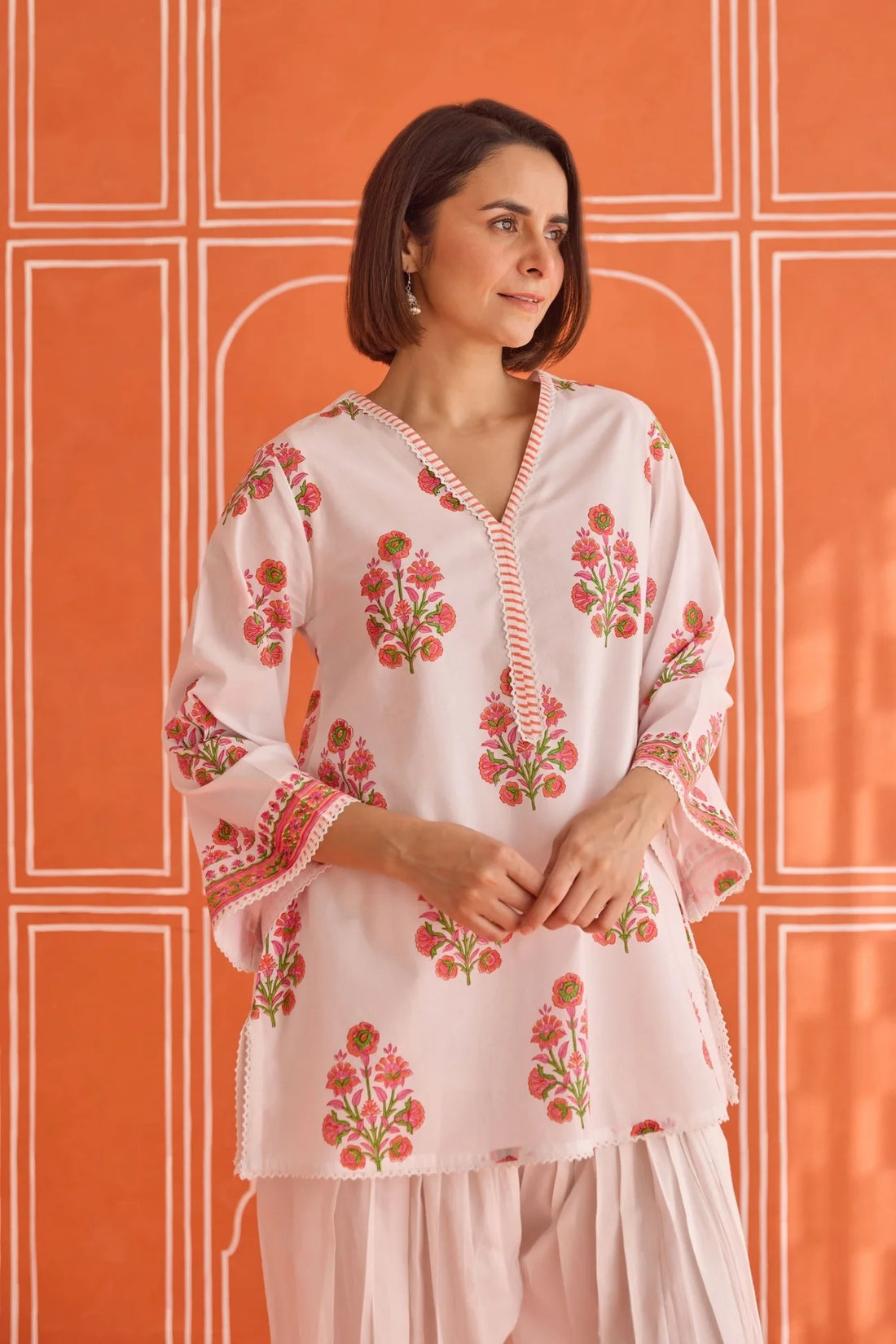 WHITE-PINK FLORAL HAND BOCK PRINTED KURTA & FARSI SALWAR CO-ORD SET