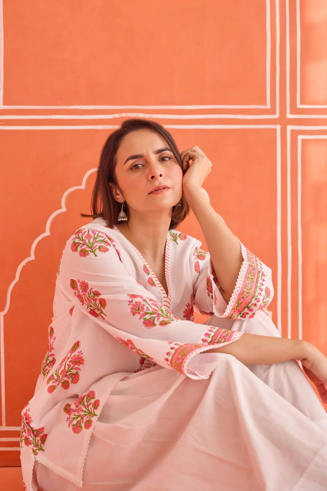 WHITE-PINK FLORAL HAND BOCK PRINTED KURTA & FARSI SALWAR CO-ORD SET