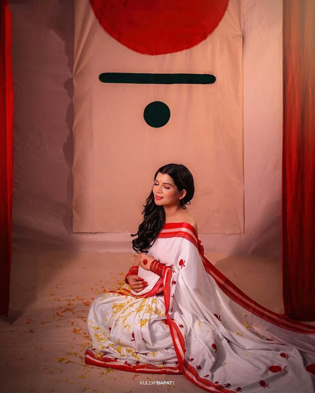 White saree