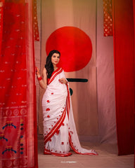 hand motif saree