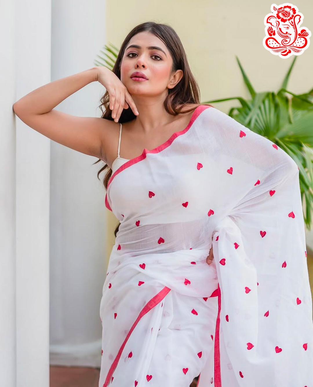 White mulmul saree