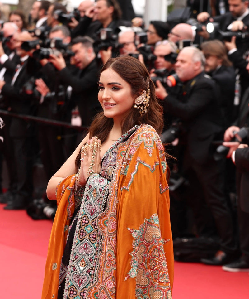 White Paisley Gold Plated Jadau Kundan Earrings – ME1139