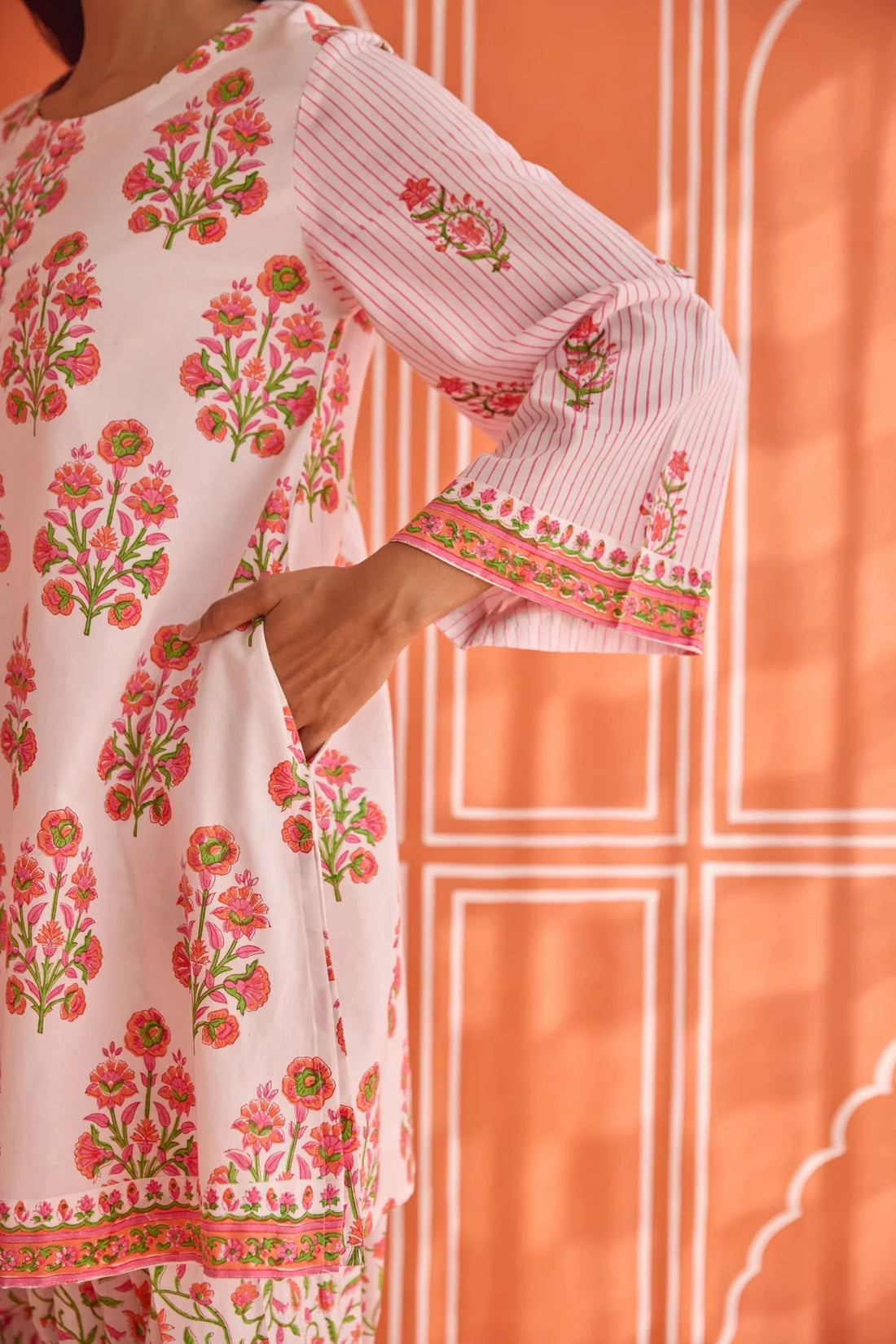 WHITE-PINK FLORAL HAND BOCK PRINTED KURTA & FARSI SALWAR CO-ORD SET
