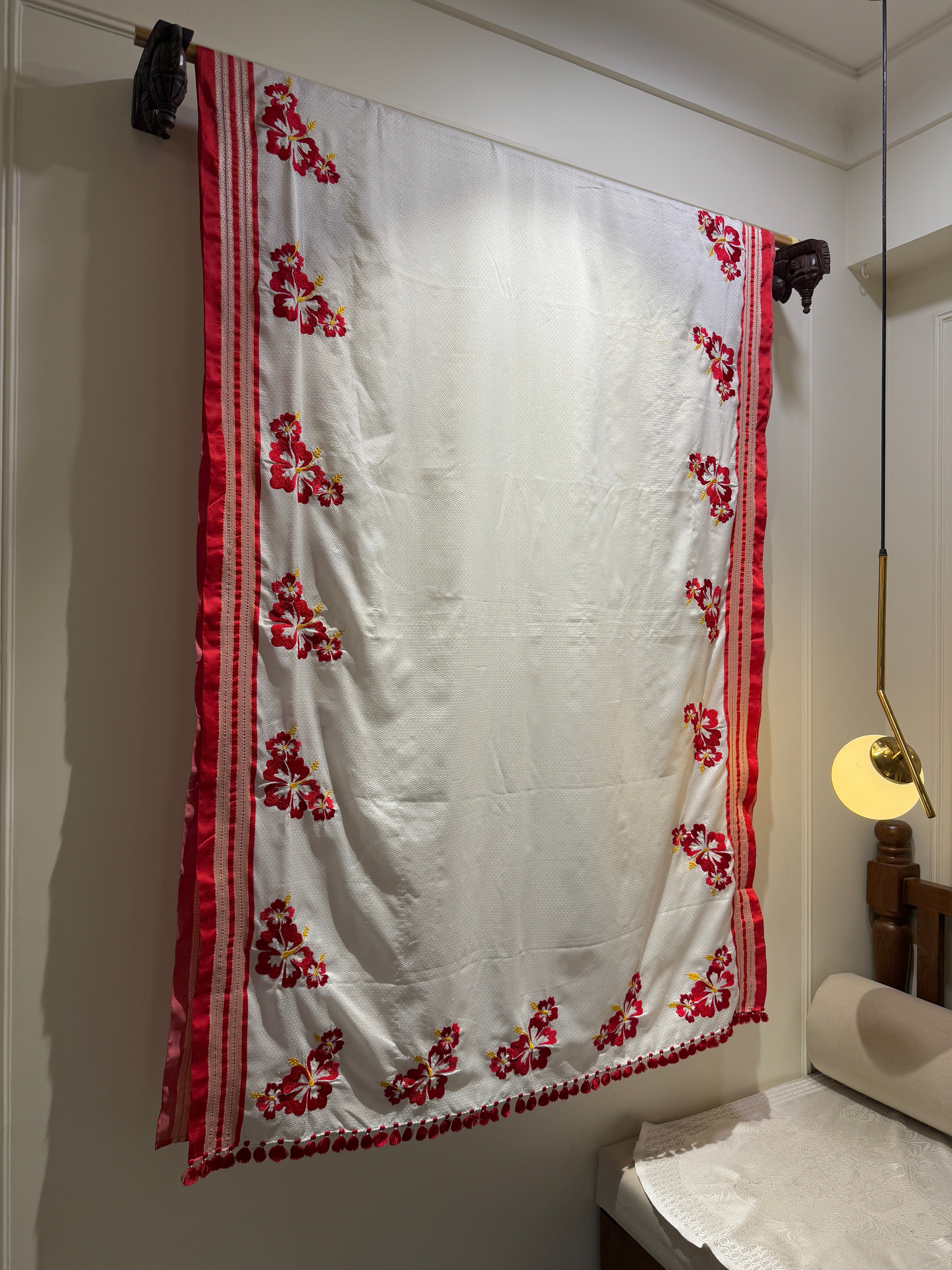 Khann saree with hibiscus motif