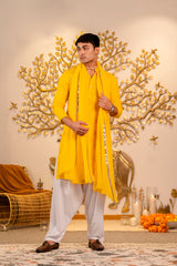 Chikankari kurta for festive wear