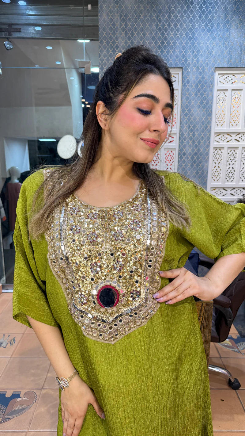 wrinkled tissue women’s outfit